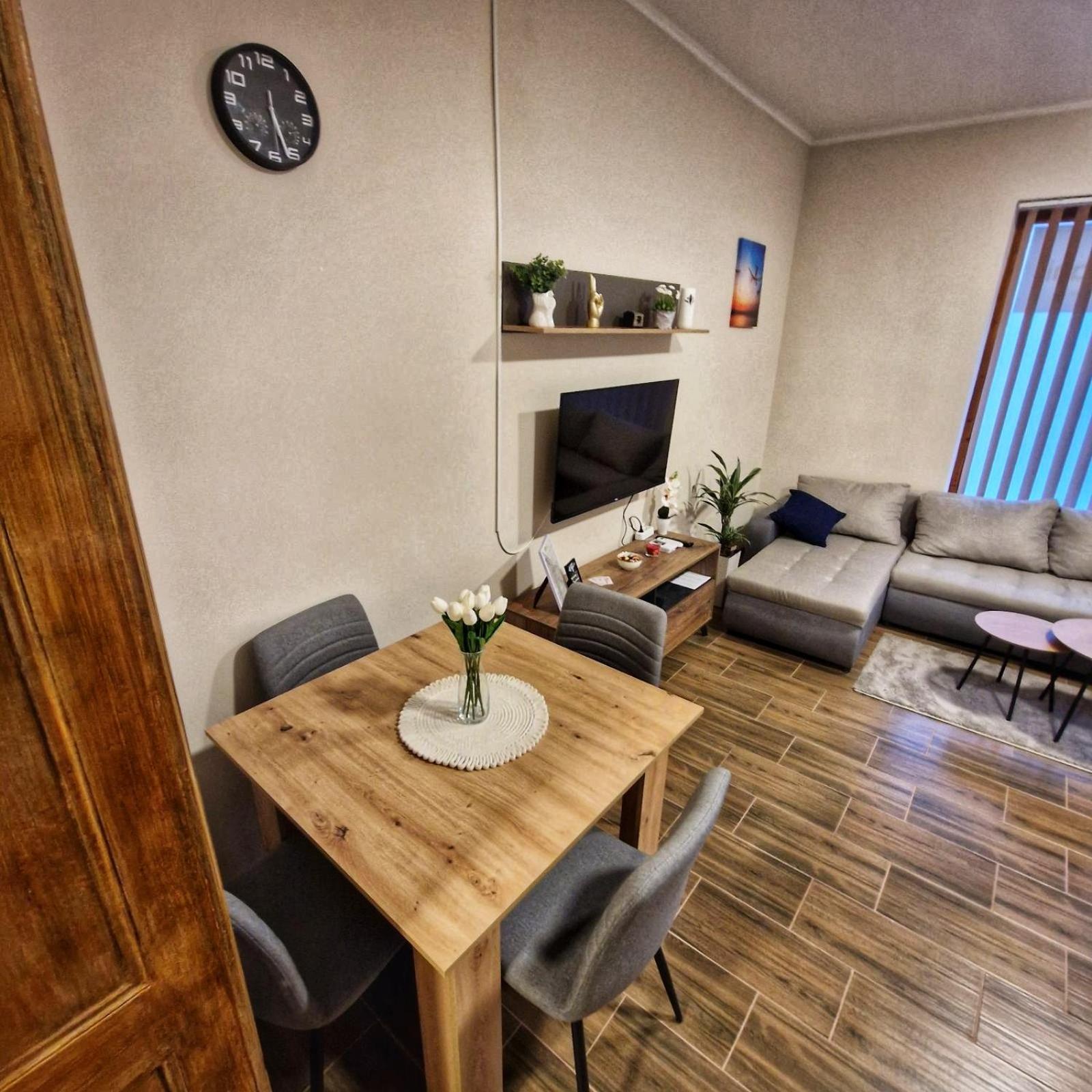 Dorce Apartmani Horgos Buitenkant foto