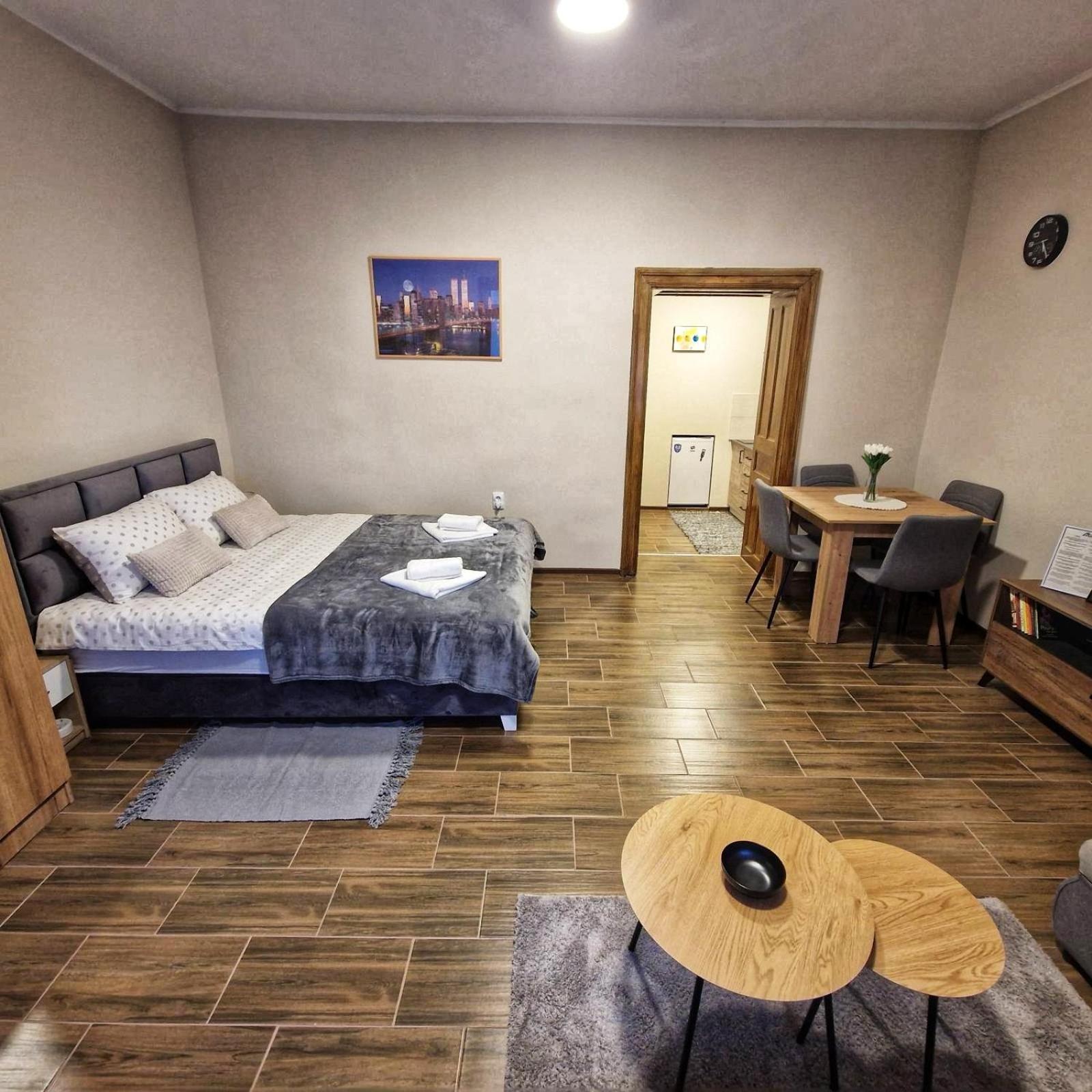 Dorce Apartmani Horgos Buitenkant foto