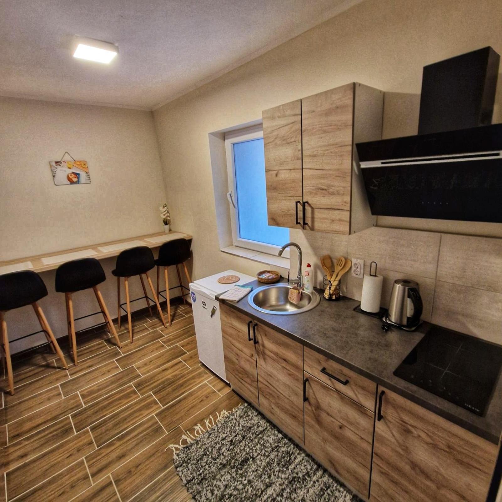 Dorce Apartmani Horgos Buitenkant foto