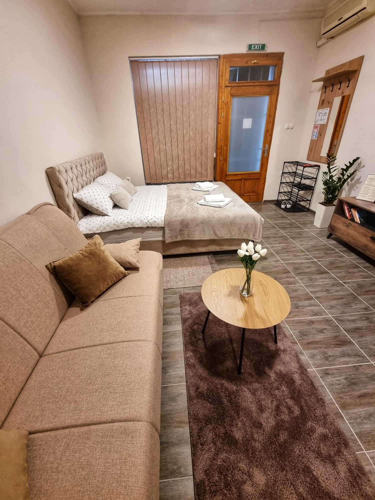 Dorce Apartmani Horgos Buitenkant foto